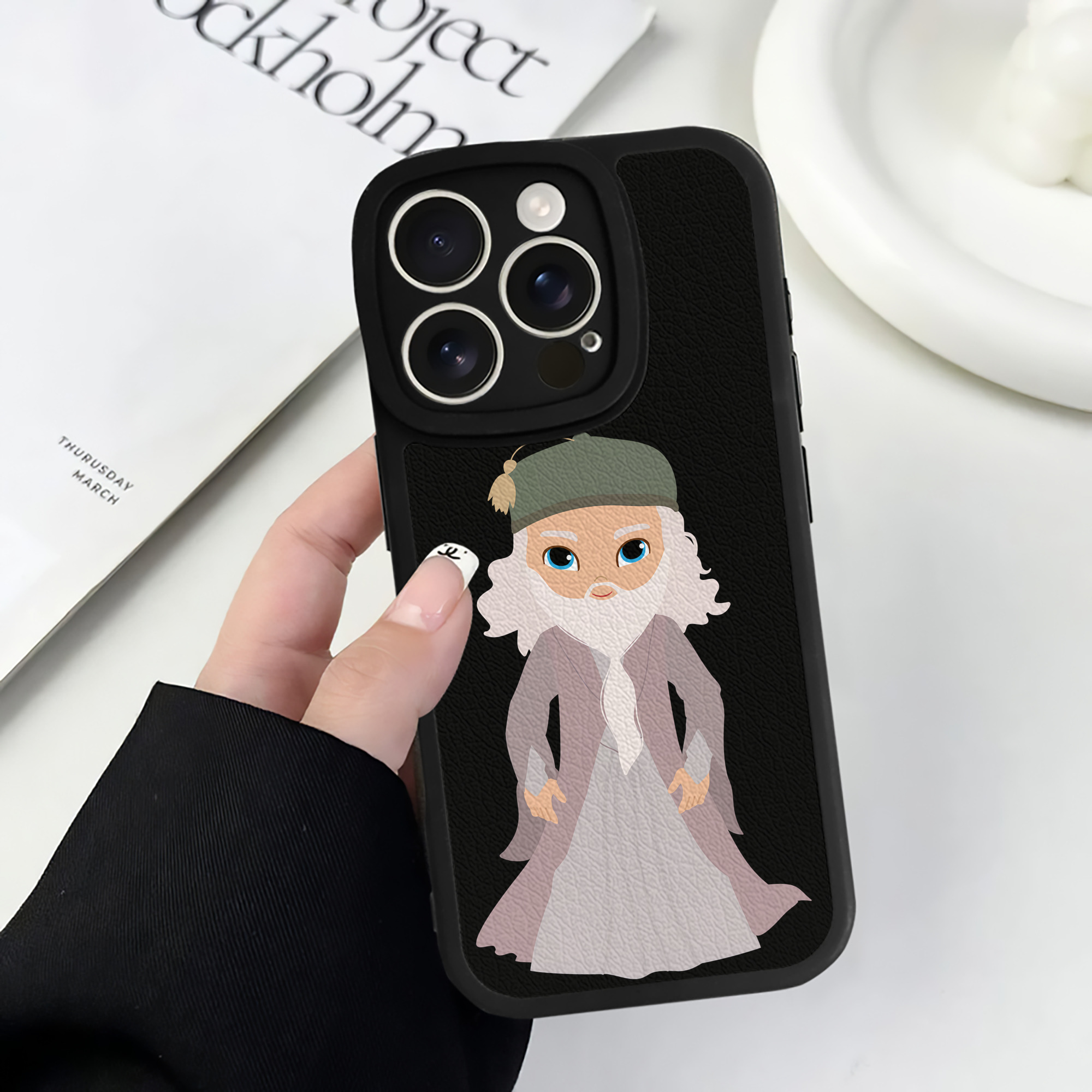 （画像用） Harry Potter ハリー・ポッターシリーズ 【iPhone 16シリーズ対応】シリコンスマホケース（レザー調） 材質：シリコン
